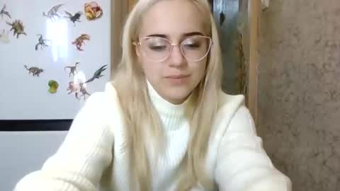 barbie___girl online show from December 3, 9:43 am