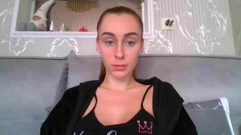 Snapshot of barbie_giirls_ chatting on March 5, 9:49 am Kate online show from March 5, 9:49 am