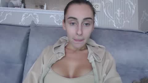 Snapshot of barbie_giirls_ chatting on October 15, 9:54 am Kate online show from October 15, 9:54 am
