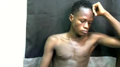 bashlouis1 online show from July 10, 3:28 pm