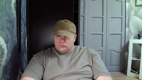 basi_look online show from February 11, 2:57 pm