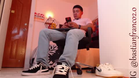 Bastian Independent Model online show from December 2, 4:02 am