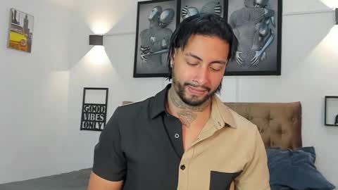 Snapshot of bastian_jones1 chatting on September 15, 6:53 pm bastian_jones1 online show from September 15, 6:53 pm