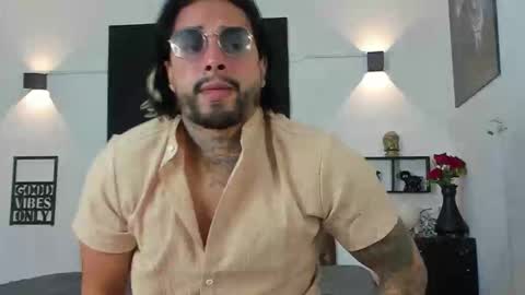 Snapshot of bastian_jones1 chatting on September 30, 8:36 am bastian_jones1 online show from September 30, 8:36 am