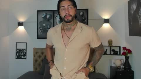 Snapshot of bastian_jones1 chatting on October 5, 1:36 am bastian_jones1 online show from October 5, 1:36 am