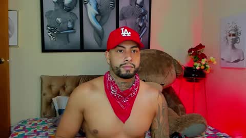 Snapshot of bastian_jones1 chatting on February 2, 7:20 am bastian_jones1 online show from February 2, 7:20 am