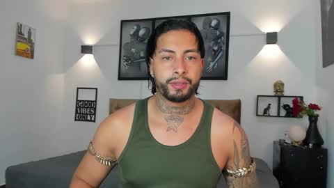 Snapshot of bastian_jones1 chatting on September 14, 8:16 am bastian_jones1 online show from September 14, 8:16 am