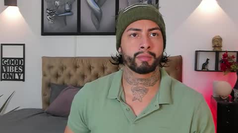 bastian_jones1 online show from November 16, 3:41 am