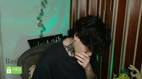 Snapshot of bastiel_ chatting on October 2, 2:10 am Bastiel online show from October 2, 2:10 am