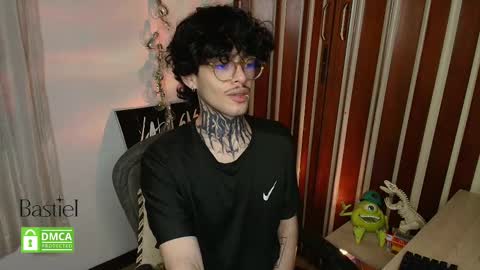 Snapshot of bastiel_ chatting on October 3, 2:53 am Bastiel online show from October 3, 2:53 am