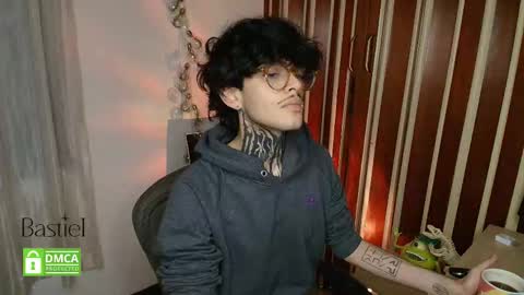 Snapshot of bastiel_ chatting on September 19, 2:37 am Bastiel online show from September 19, 2:37 am