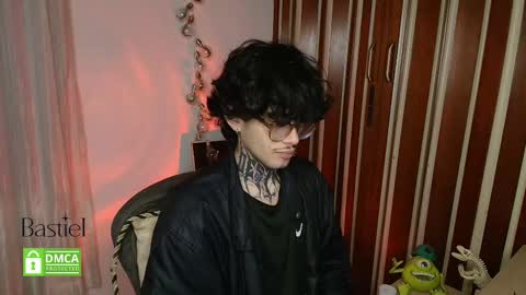 Snapshot of bastiel_ chatting on September 25, 5:03 am Bastiel online show from September 25, 5:03 am