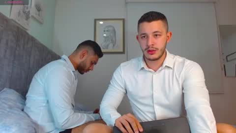 batmayrobin6 online show from March 9, 2:29 am