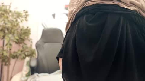 battymoll online show from January 13, 4:37 pm