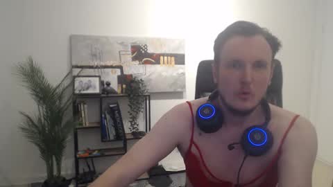 Sissy Invis online show from November 28, 8:38 pm