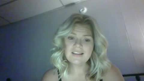 Baylee online show from November 30, 7:59 am