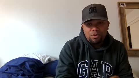 Ake and fer online show from April 8, 7:06 pm