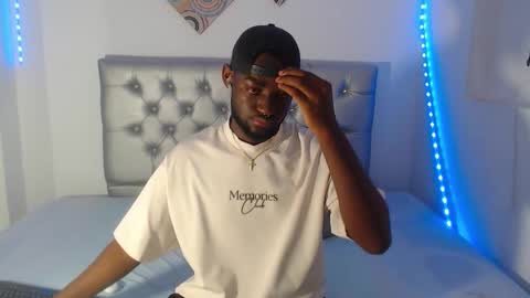 Andrew  online show from November 21, 7:01 pm