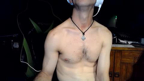 bchillin28 online show from November 25, 8:13 am