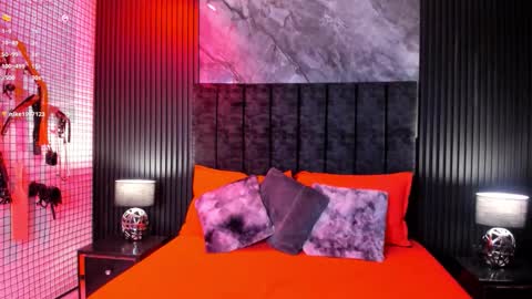 Danna  online show from March 7, 3:01 pm