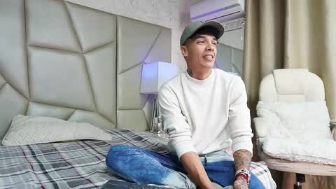 Helena  Evan online show from January 6, 11:47 am