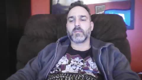Snapshot of beardedambition chatting on January 29, 1:48 am beardedambition online show from January 29, 1:48 am
