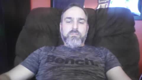 Snapshot of beardedambition chatting on December 10, 12:39 am beardedambition online show from December 10, 12:39 am