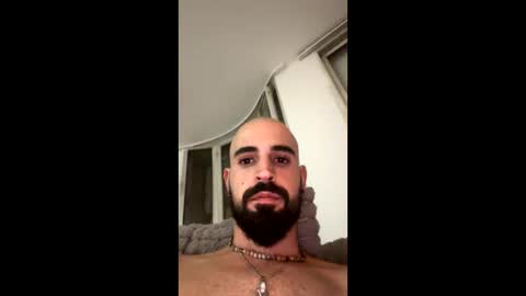 Snapshot of beardedbaldy_09 chatting on October 20, 7:52 pm Ask me online show from October 20, 7:52 pm