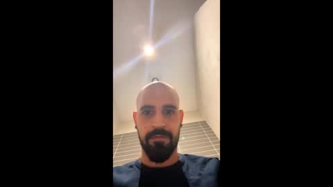 Snapshot of beardedbaldy_09 chatting on October 10, 7:19 pm Ask me online show from October 10, 7:19 pm
