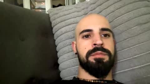 Snapshot of beardedbaldy_09 chatting on October 18, 4:33 pm Ask me online show from October 18, 4:33 pm