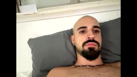 Snapshot of beardedbaldy_09 chatting on October 1, 9:13 pm Ask me online show from October 1, 9:13 pm