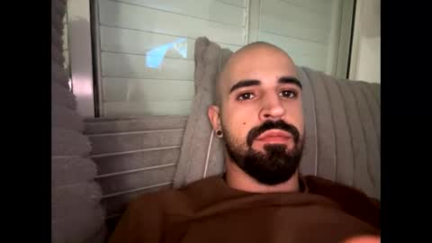 Snapshot of beardedbaldy_09 chatting on October 5, 4:47 pm Ask me online show from October 5, 4:47 pm