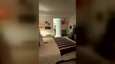 bearmeat4you online show from April 21, 4:30 am