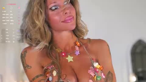 beatrix_rich online show from June 13, 7:02 pm