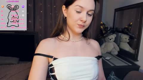 Beatrix or Triss3 online show from September 15, 6:26 am