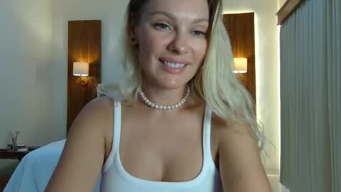 Beautifulkollette online show from October 21, 4:28 am