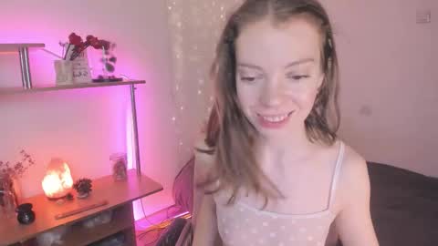 Eliise online show from December 15, 7:59 am