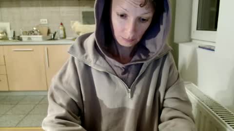 Snapshot of bebacksooon chatting on October 17, 6:34 pm Raluca online show from October 17, 6:34 pm