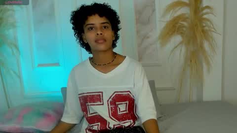 Beecckkkaaa online show from February 25, 1:47 pm