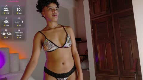 Beecckkkaaa online show from April 3, 1:51 pm