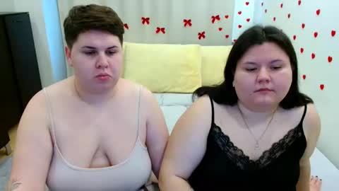 BeckyAndEllen online show from October 25, 11:42 am