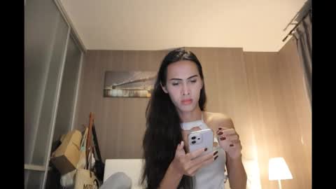 bee_thai online show from January 6, 4:22 pm