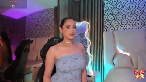 BELLA online show from December 19, 2:23 pm