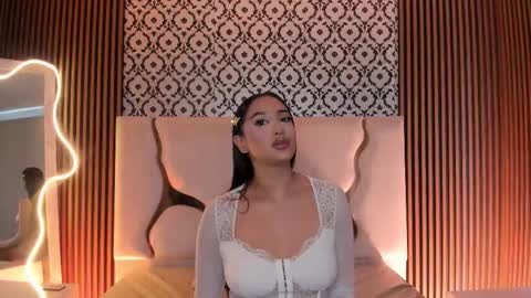 BELLA online show from February 27, 1:04 pm