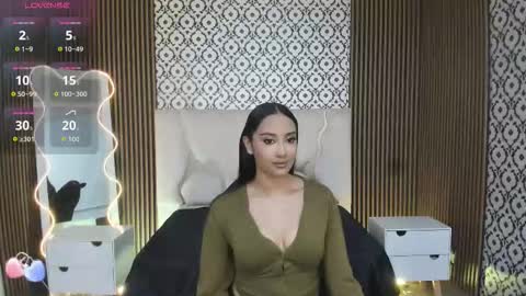 BELLA online show from November 9, 8:33 pm