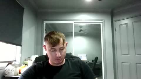 Snapshot of beelzebubxo chatting on October 13, 2:24 am beelzebubxo online show from October 13, 2:24 am