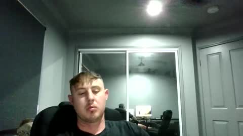 Snapshot of beelzebubxo chatting on October 15, 2:26 am beelzebubxo online show from October 15, 2:26 am