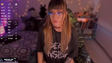Snapshot of beethmanning_ chatting on September 12, 8:55 pm online show from September 12, 8:55 pm