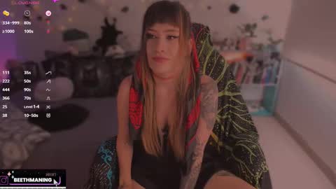 Snapshot of beethmanning_ chatting on October 5, 8:27 pm online show from October 5, 8:27 pm