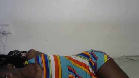 Snapshot of beib_love chatting on December 15, 3:34 am beib_love online show from December 15, 3:34 am